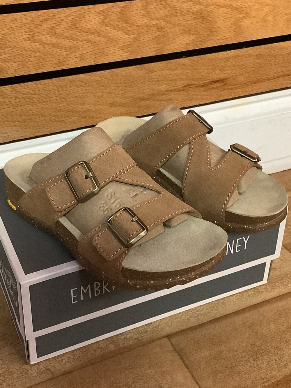 Dansko Dayna Suede Tan